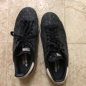 ★moving sale★ Adidas sneakers